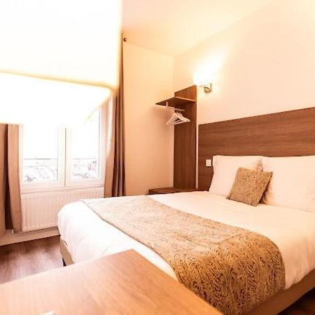 Hotel Le Theatre Suresnes Esterno foto