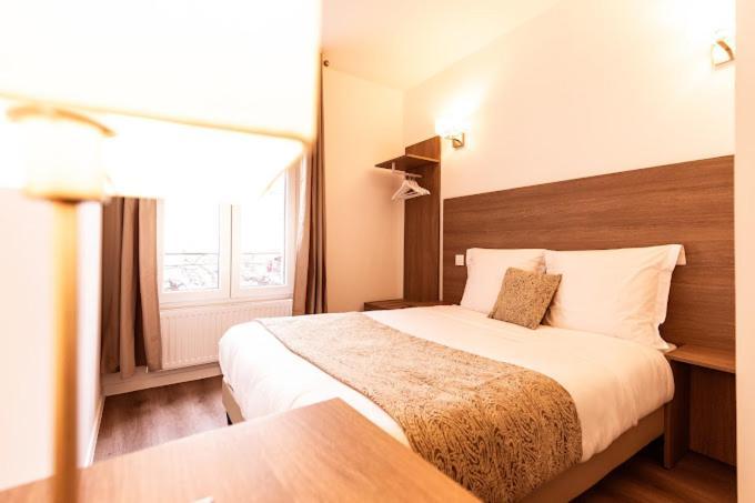 Hotel Le Theatre Suresnes Esterno foto