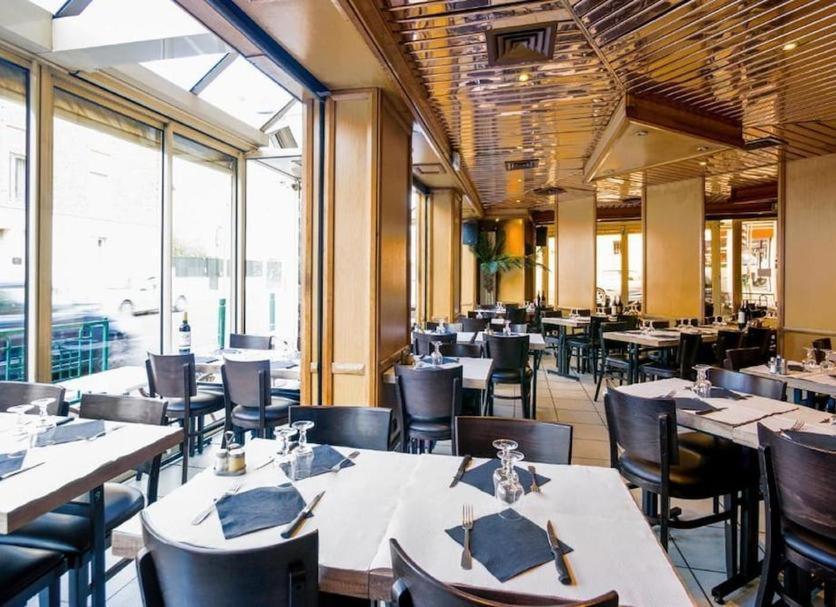 Hotel Le Theatre Suresnes Esterno foto